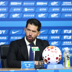 欧冠官网-三镇主帅：丢球因注意力不集中和自身失误，球员精气神很不错